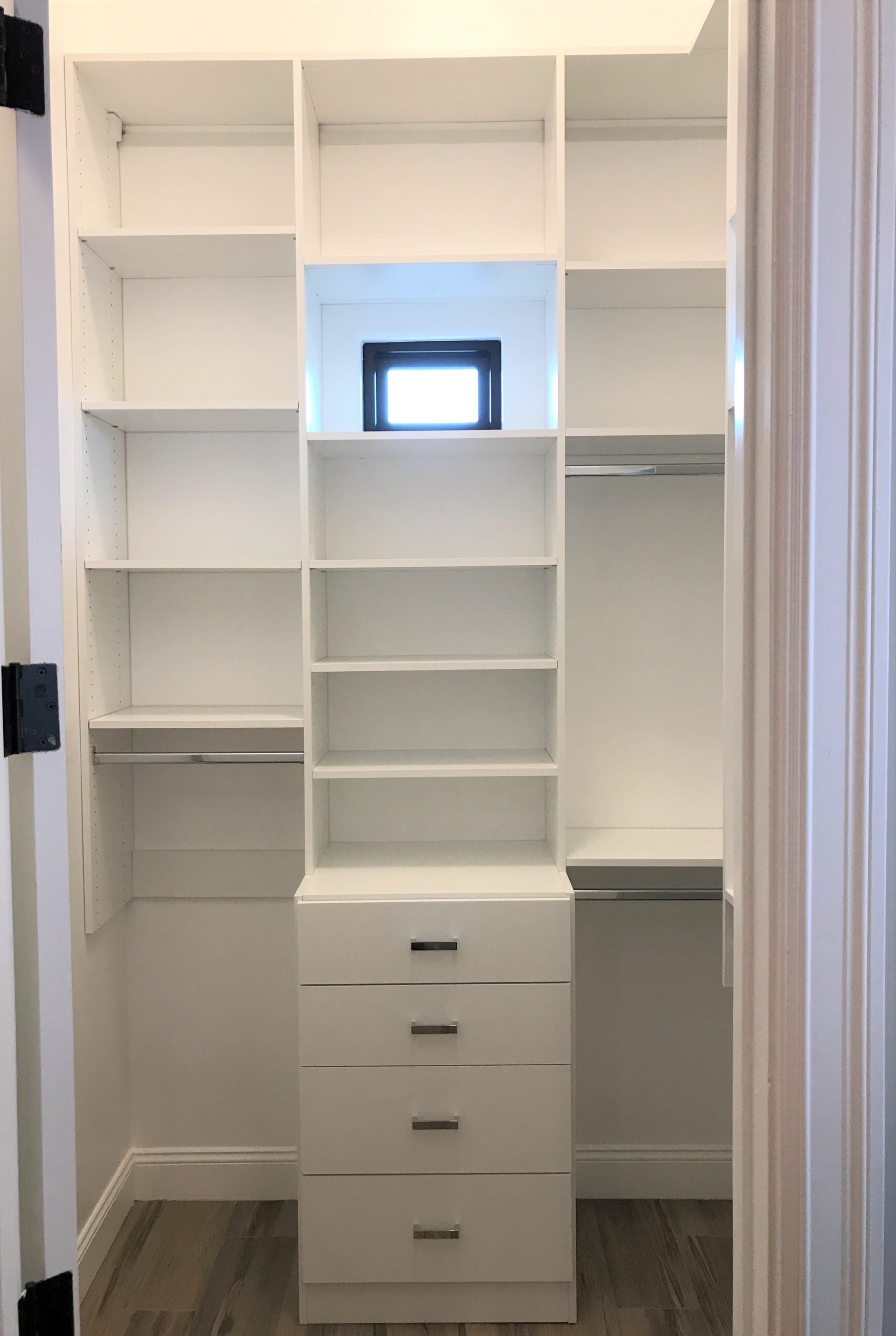 Small Walk-In with hutch | Austin-Morgan Closets